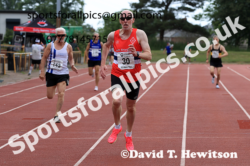 400 metres, 2025 NEMAA Track and Field, Monkton. Photo: David T. Hewitson/Sports for All Pics